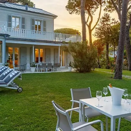 Апартаменты Villa With Private Pool 200 Meters From The Sea! Marina Di Pietrasanta - Forte Dei Marmi