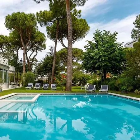 Villa With Private Pool 200 Meters From The Sea! Marina Di Pietrasanta - Forte Dei Marmi Marina di Pietrasanta
