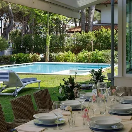 Villa With Private Pool 200 Meters From The Sea! Marina Di Pietrasanta - Forte Dei Marmi Апартаменты