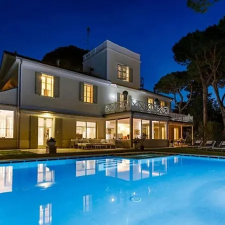 Апартаменты Villa With Private Pool 200 Meters From The Sea! Marina Di Pietrasanta - Forte Dei Marmi