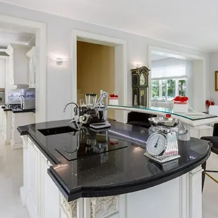 Villa With Private Pool 200 Meters From The Sea! Marina Di Pietrasanta - Forte Dei Marmi Apartment